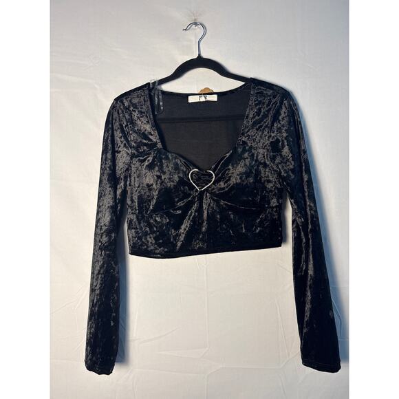 Madden NYC Junior’s Plush Black Velour Top with Rhinestone Heart Size Large - Picture 1 of 3